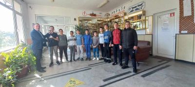 Първи места от турнира по хокей на трева за купата на Община Баните 12